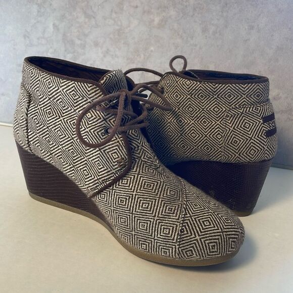 TOMS Desert Wedge Booties in Herringbone brown color lace up shoes women’s 8.5 - Picture 2 of 14